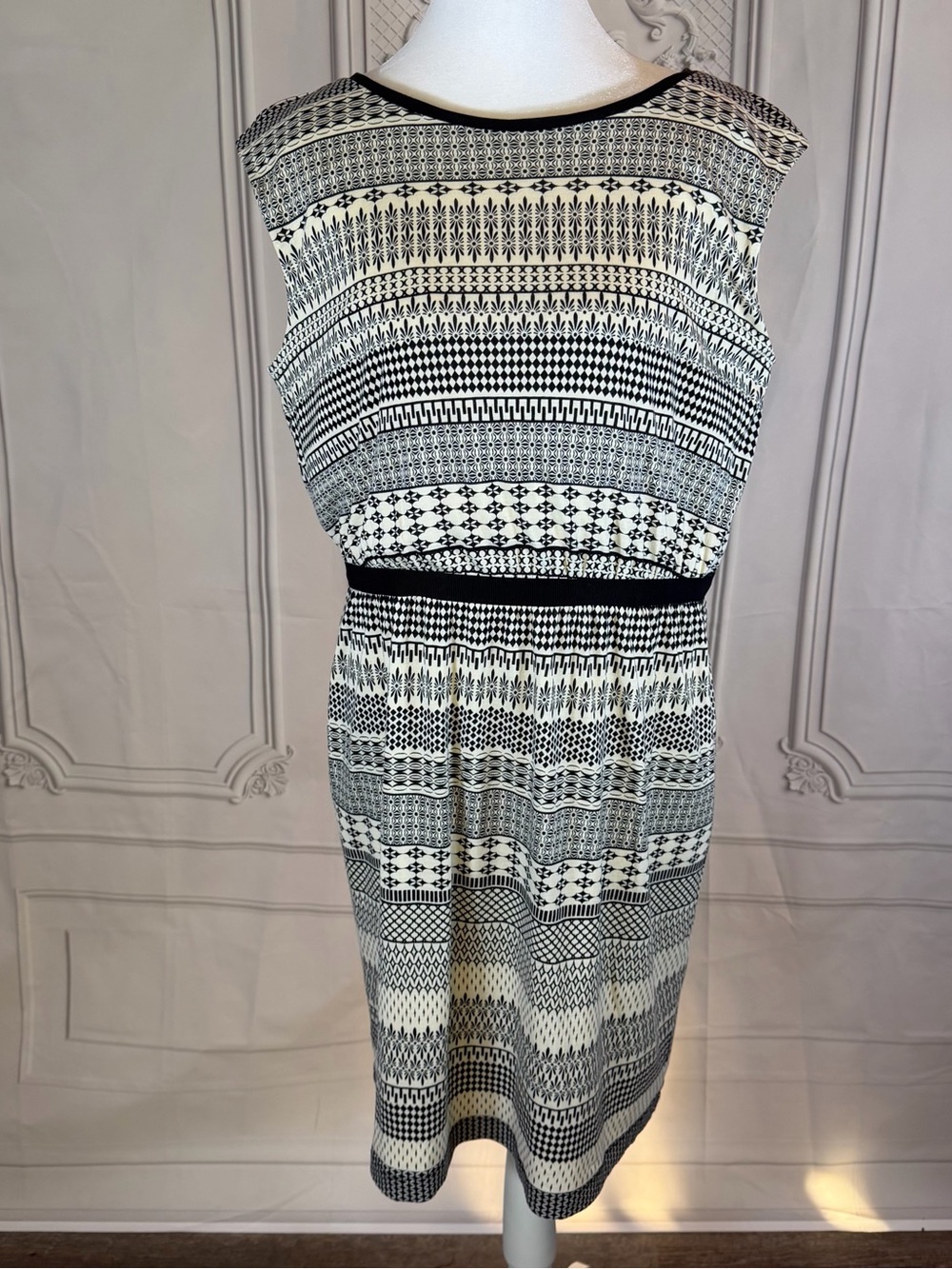 Ann Taylor LOFT Women’s Size L Black White Geometric Sheath Dress Office Chic